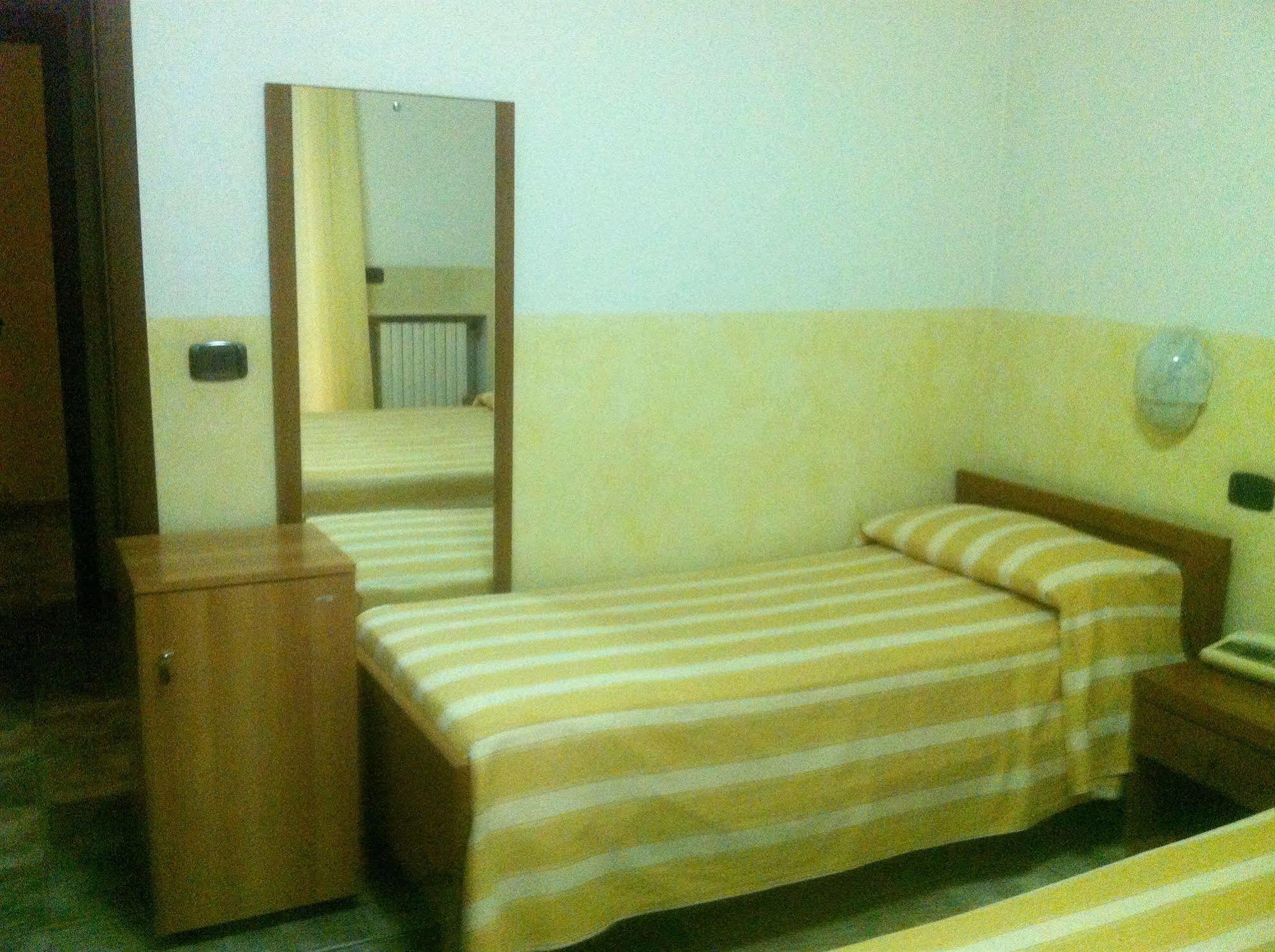 Hotel San Francesco Terme Spezzano Albanese エクステリア 写真