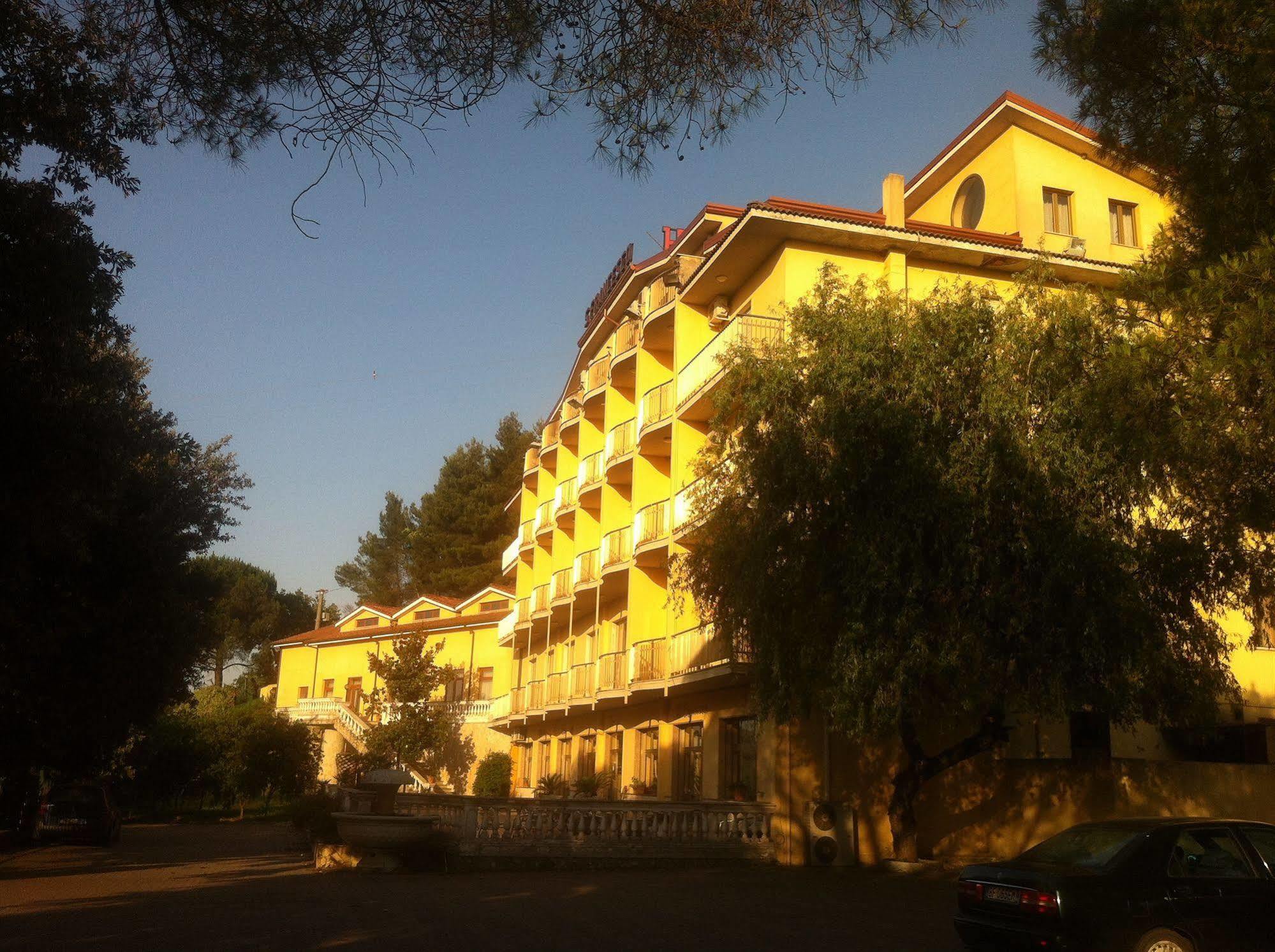 Hotel San Francesco Terme Spezzano Albanese エクステリア 写真